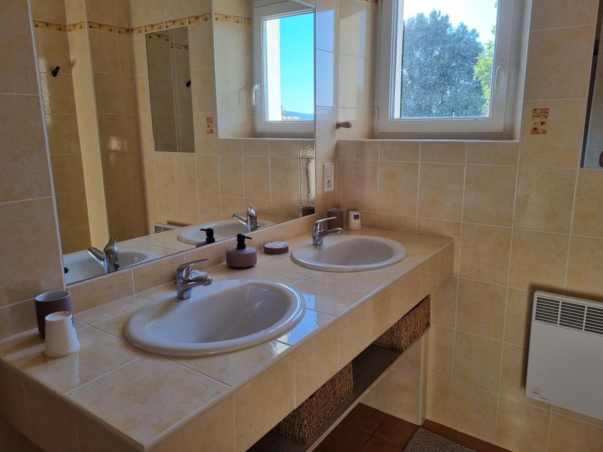 La Fanette Hotel Montbrison-sur-Lez Екстериор снимка