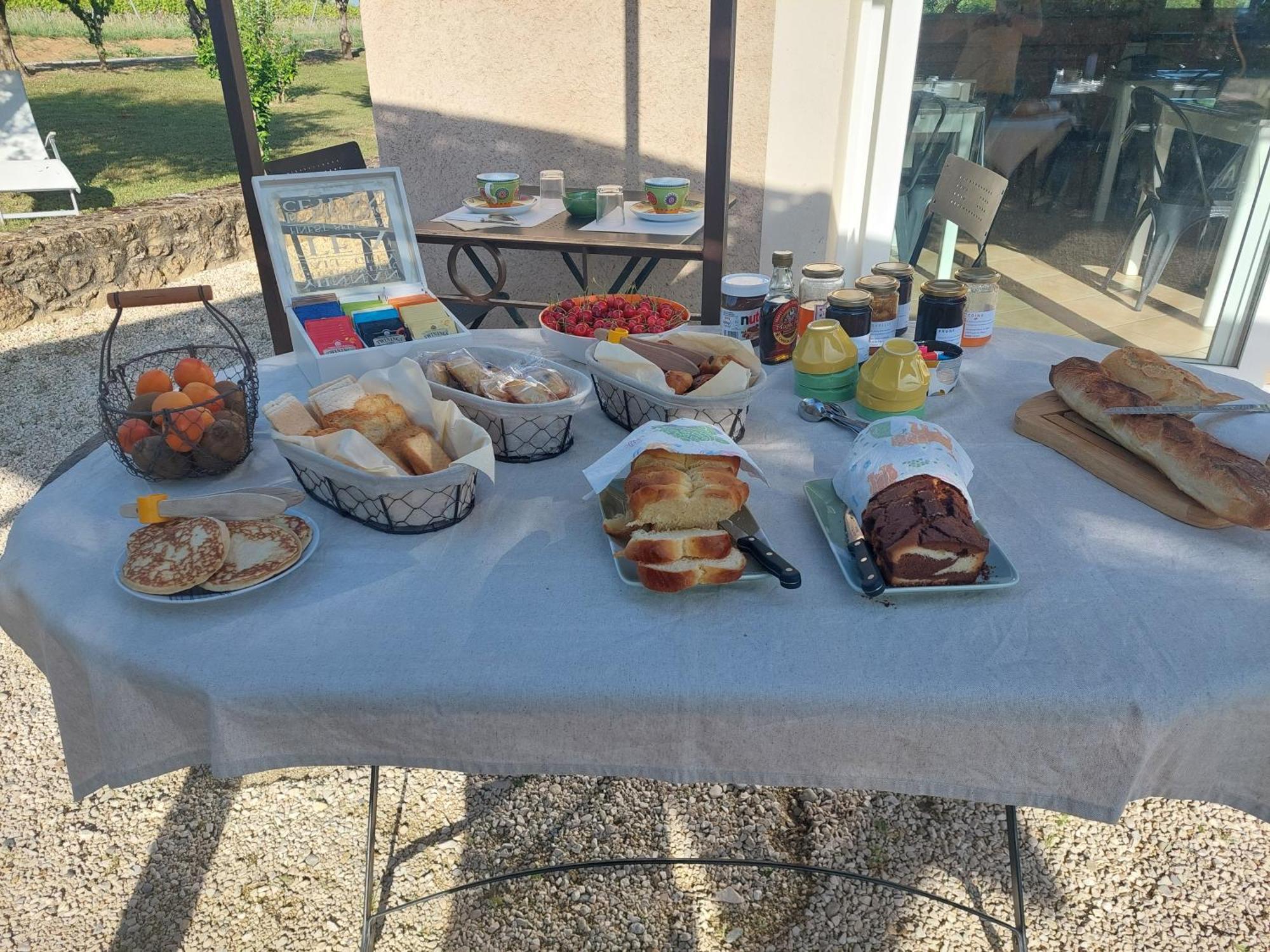 La Fanette Hotel Montbrison-sur-Lez Екстериор снимка